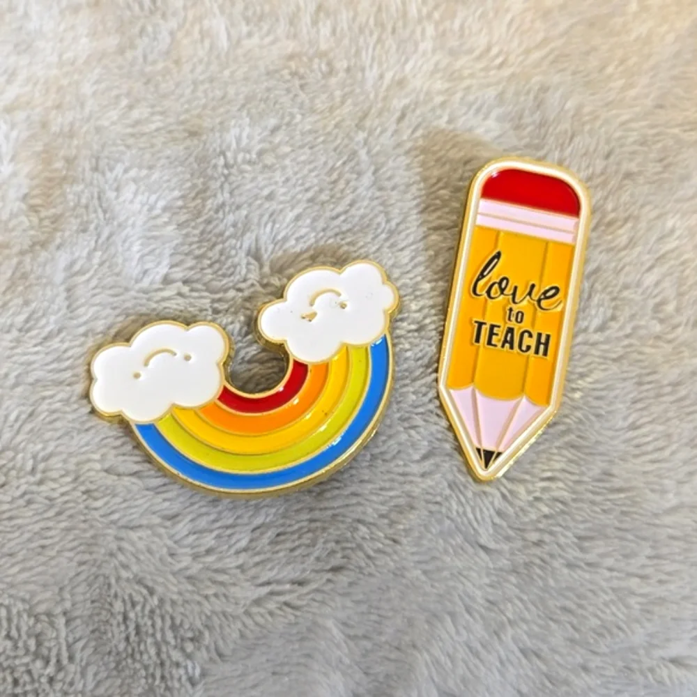 #262 RAINBOW and pensil pin - Picture 1 of 3